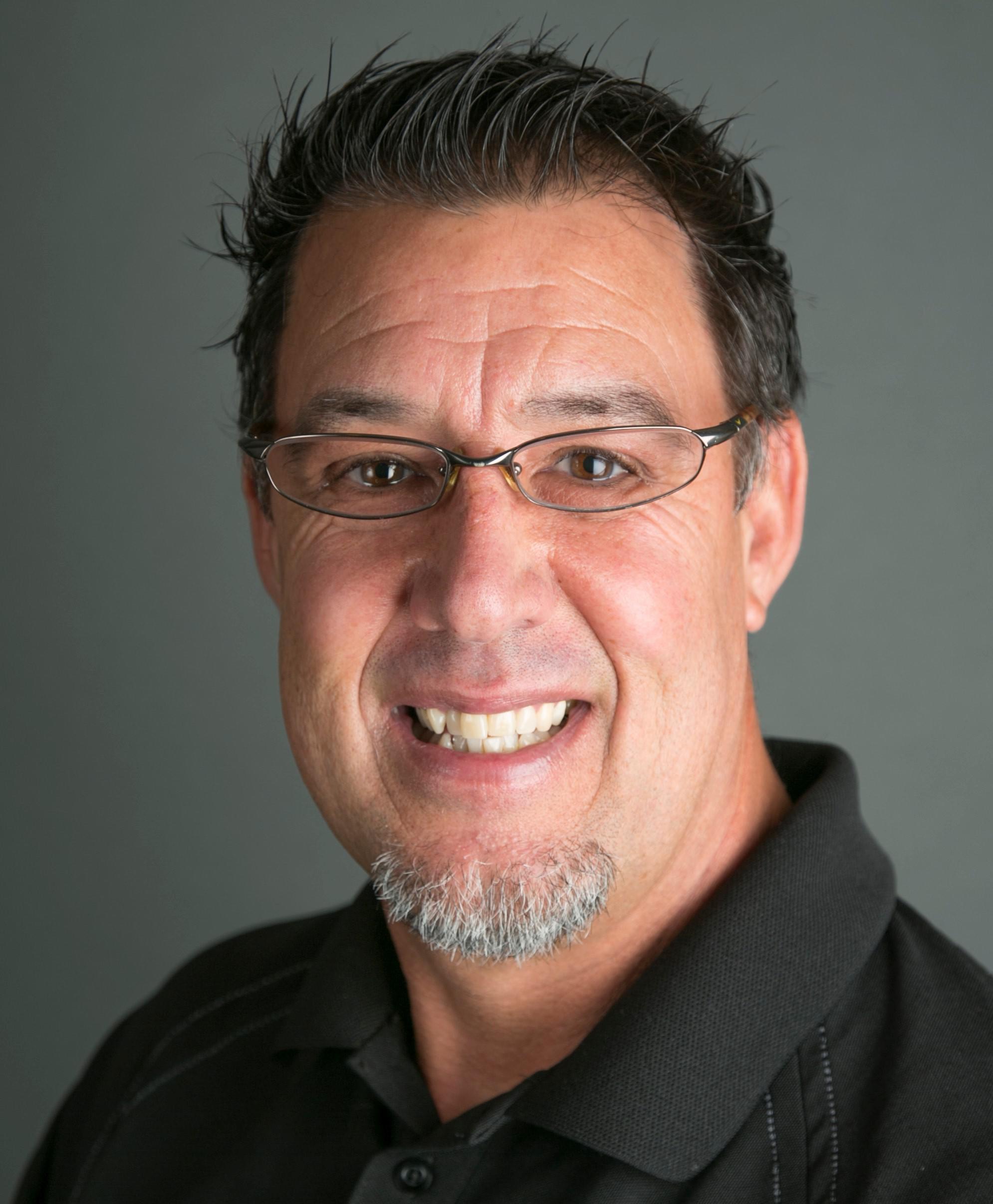 Bobby Ruiz headshot