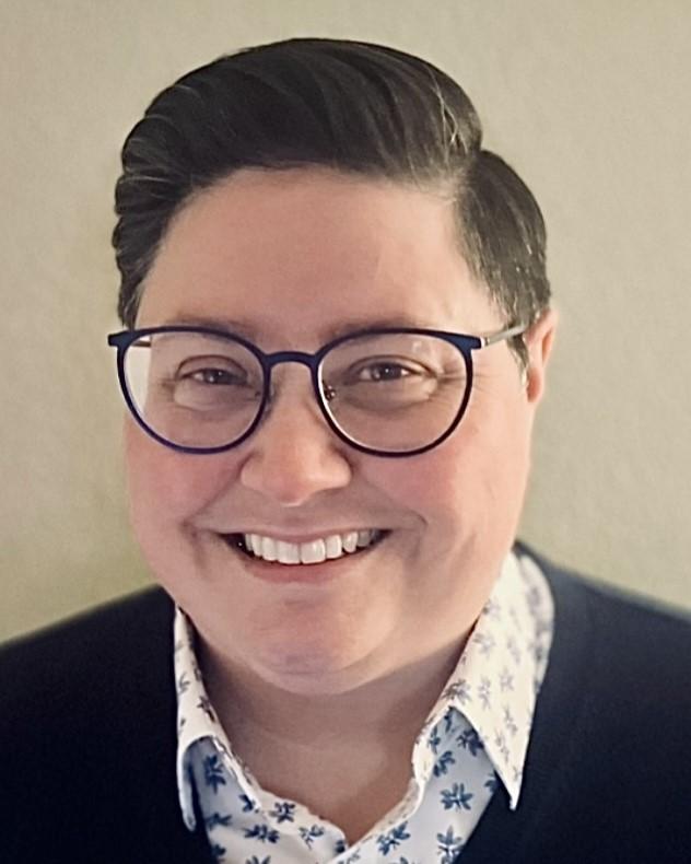 Tina Lenderman headshot