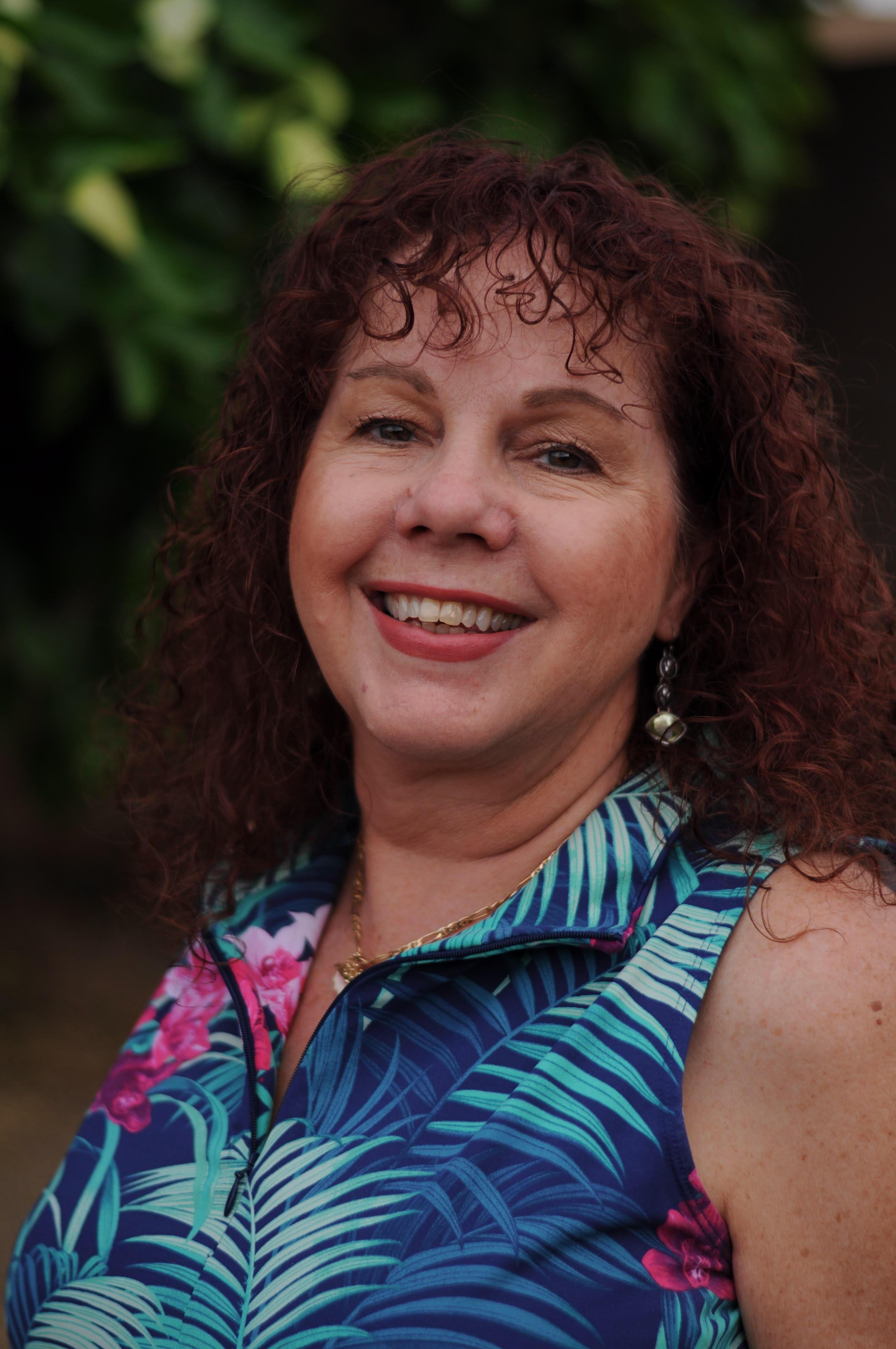 Connie Tench headshot