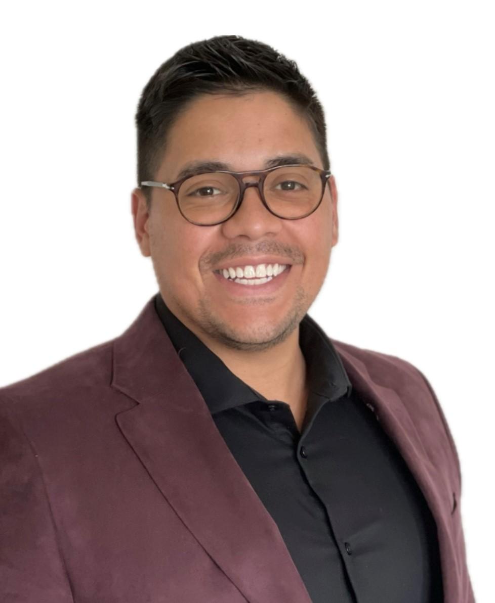 Simon Cuenca headshot