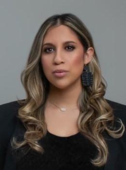 Lesley Gomez headshot